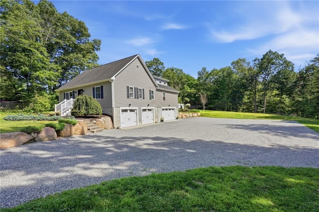 Single Family Residence at 95 Buttonwoods Road, Richmond, photo 39 of 45