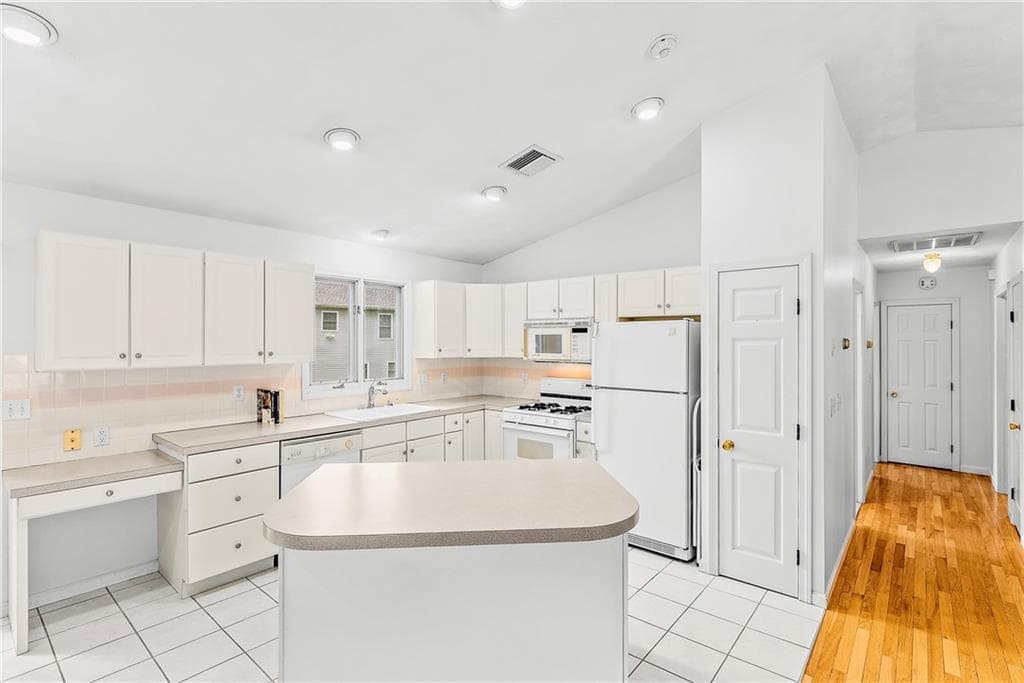 Single Family Residence at 2 Ryan Lane, North Providence, photo 17 of 43
