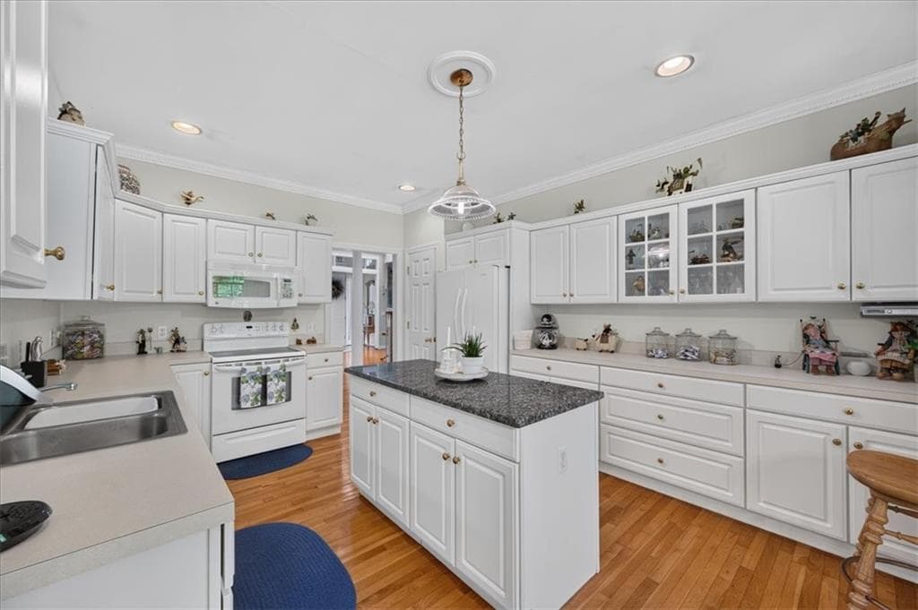 Single Family Residence at 11 Seabury Drive, Westerly, photo 12 of 50