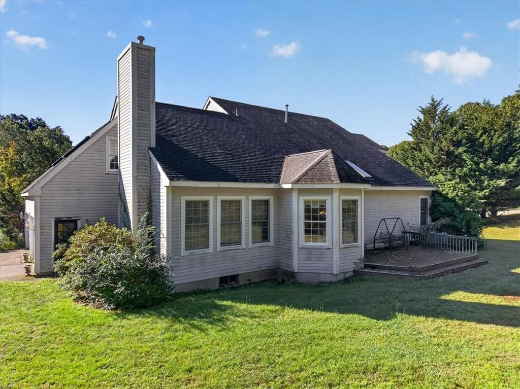 Single Family Residence at 11 Seabury Drive, Westerly, photo 7 of 50