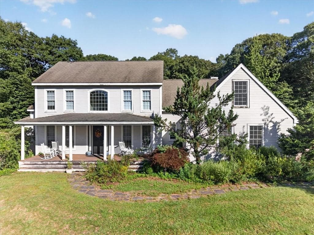 Single Family Residence at 11 Seabury Drive, Westerly, photo 5 of 50