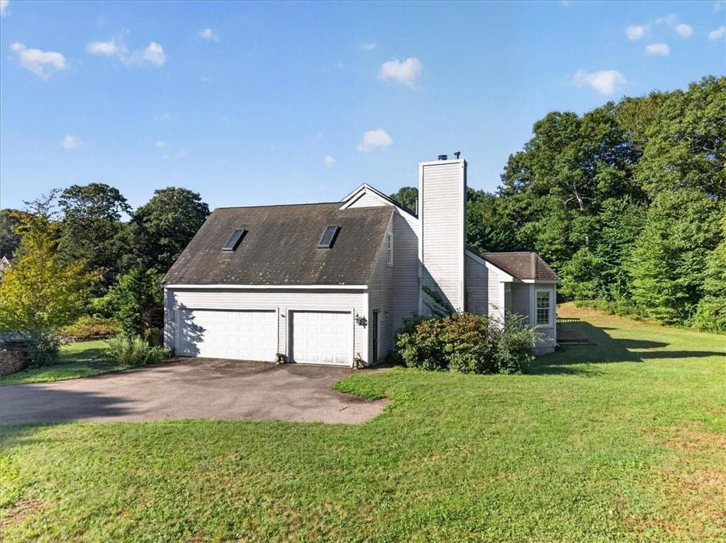 Single Family Residence at 11 Seabury Drive, Westerly, photo 8 of 50