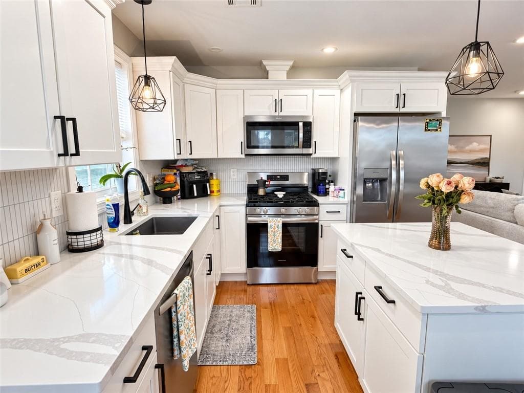 Multi Family at 20 Fairview Street, Providence, photo 5 of 20