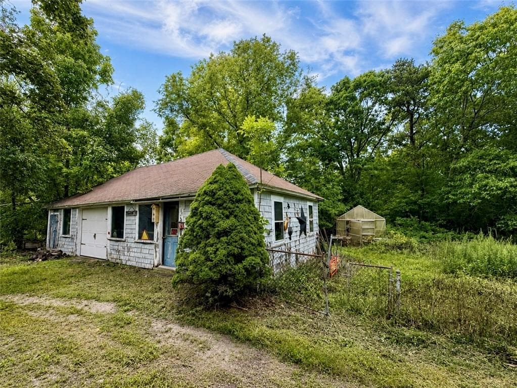 Single Family Residence at 102 Colvintown Road, Coventry, photo 24 of 31