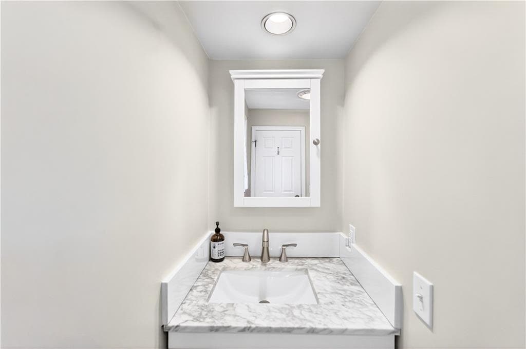 Condominium at 143 Oak Park Drive, North Providence, photo 19 of 33