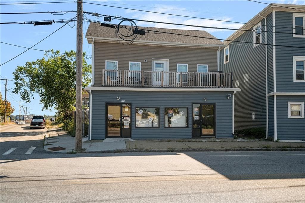 Multi Family at 786 Eddy Street, Providence, photo 3 of 30