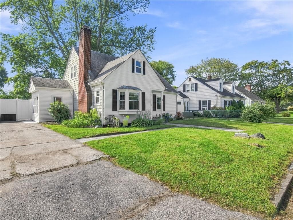 Single Family Residence at 17 Boulevard Avenue, Lincoln, photo 40 of 44