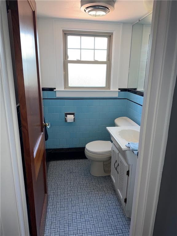 Single Family Residence at 3 Moreland Street, Johnston, photo 28 of 41