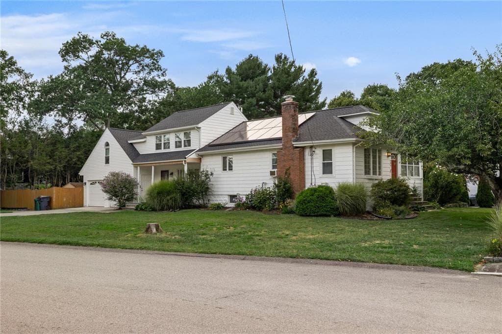 Single Family Residence at 480 Church Avenue, Warwick, photo 2 of 25