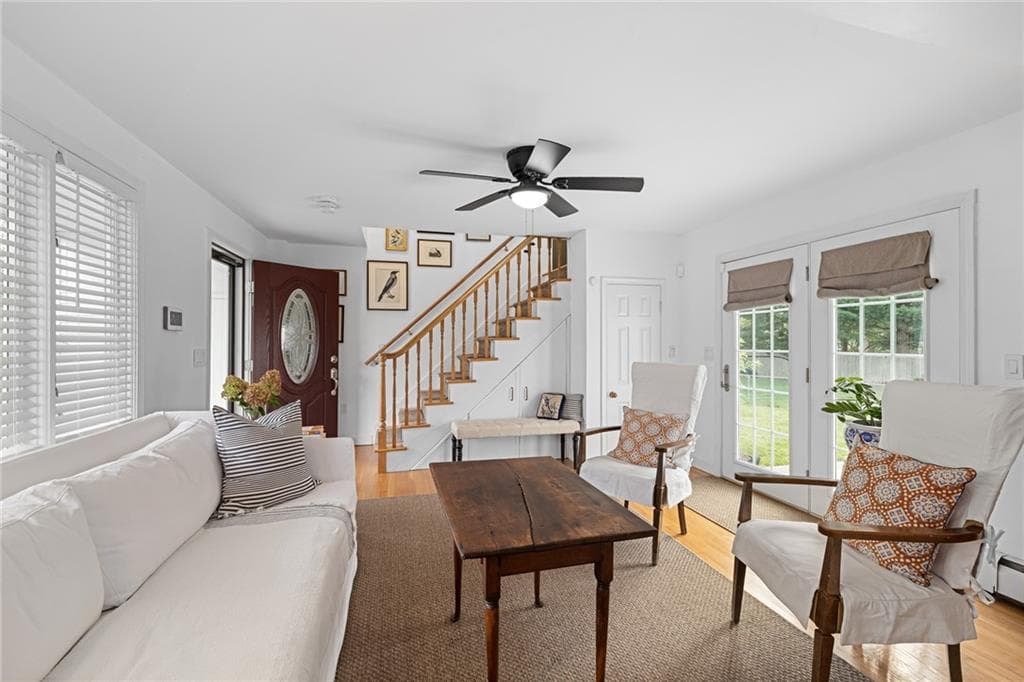 Single Family Residence at 480 Church Avenue, Warwick, photo 4 of 25