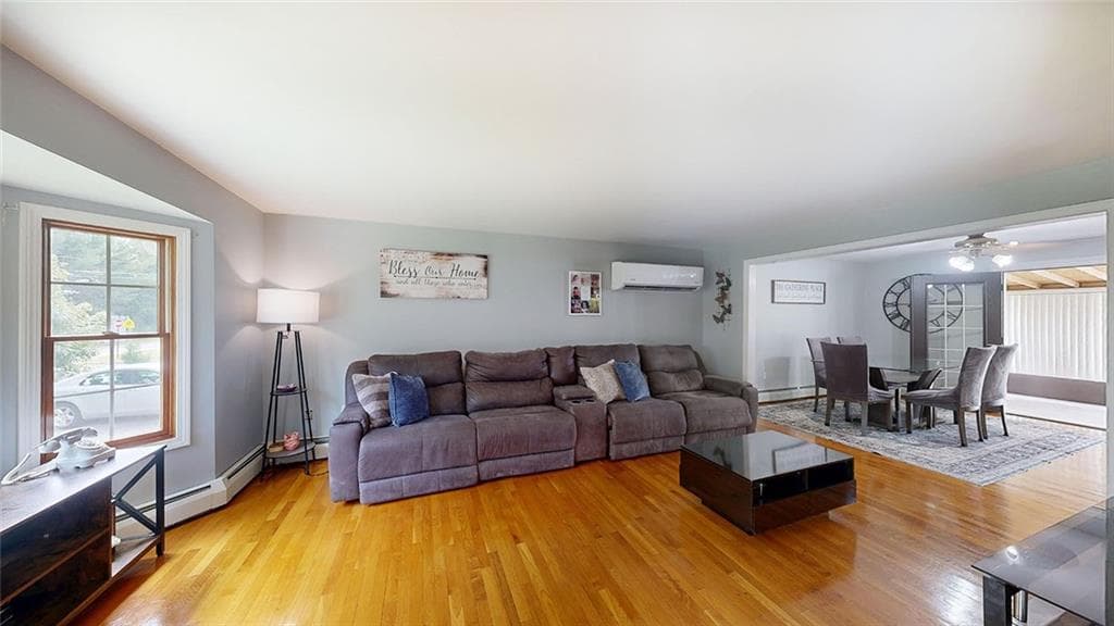 Single Family Residence at 865 Steere Farm Road, Burrillville, photo 5 of 45
