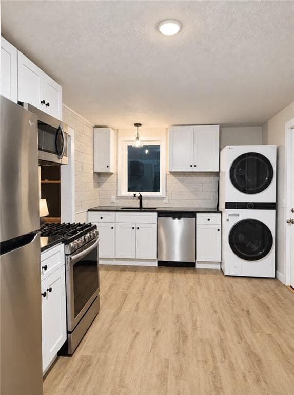 Single Family Residence at Warwick, photo 2 of 6