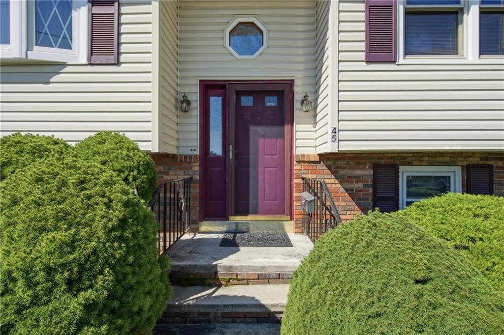 Single Family Residence at 45 Palmer Avenue, Cranston, photo 6 of 31