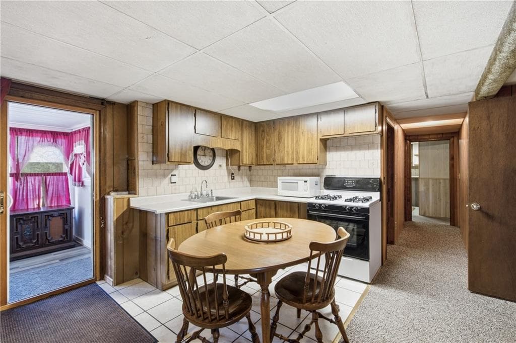 Single Family Residence at 45 Palmer Avenue, Cranston, photo 25 of 31