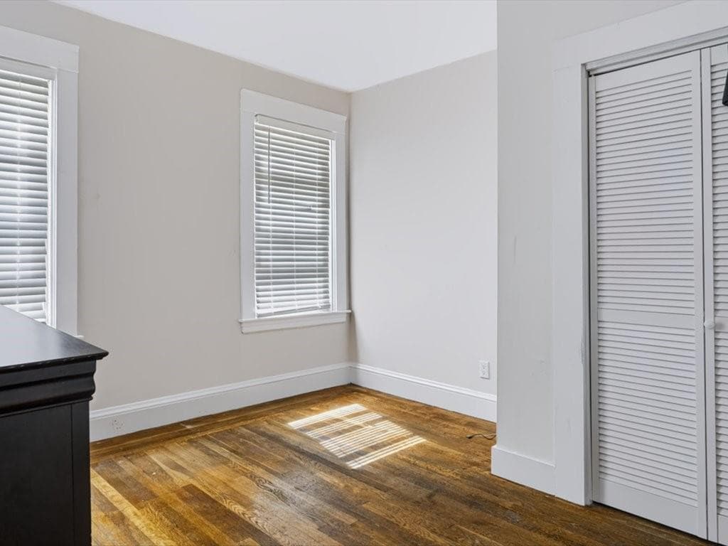 Multi Family at 13 Rosebank Avenue, Providence, photo 7 of 27