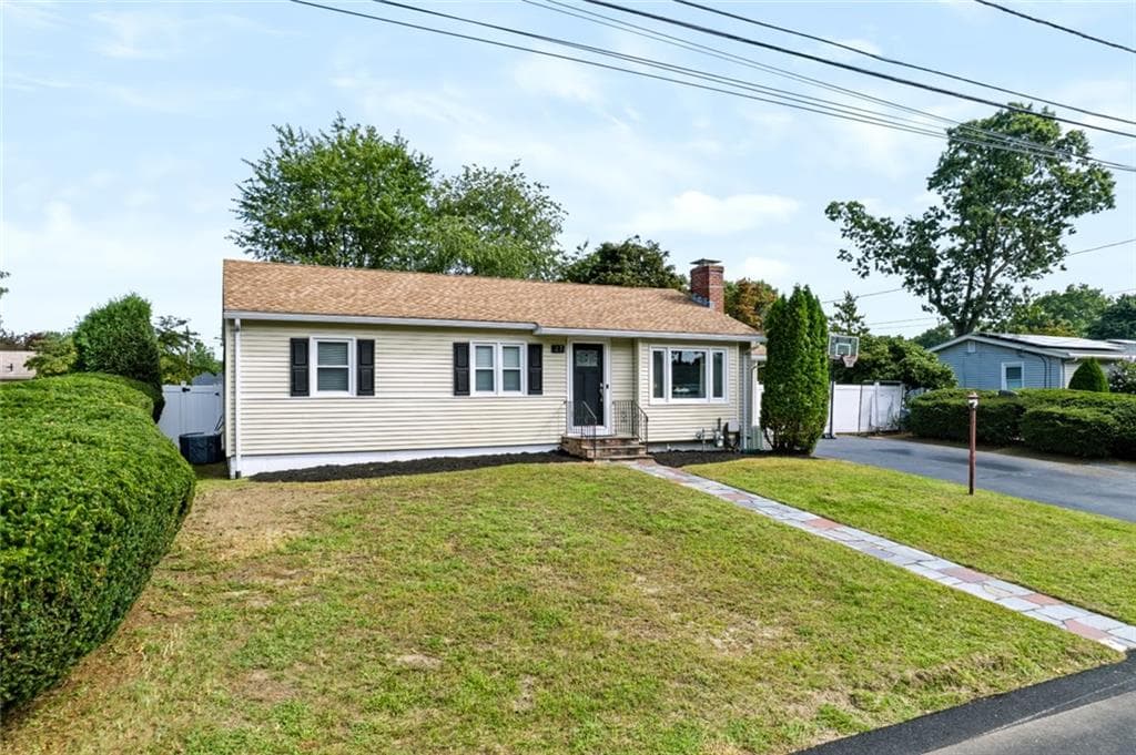 Single Family Residence at 27 Kalmer Road, Warwick, photo 2 of 40