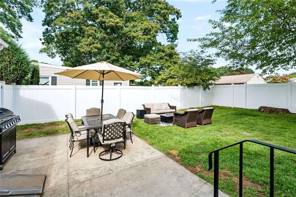 Single Family Residence at 27 Kalmer Road, Warwick, photo 34 of 40