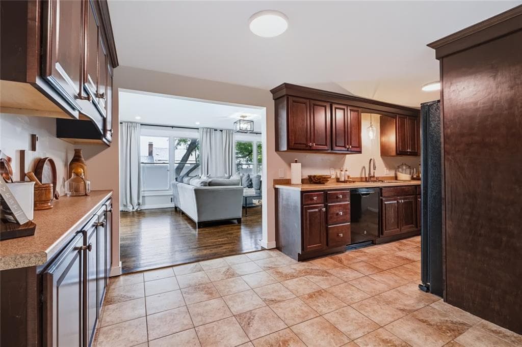 Single Family Residence at 27 Kalmer Road, Warwick, photo 10 of 40