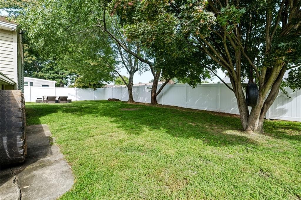 Single Family Residence at 27 Kalmer Road, Warwick, photo 35 of 40