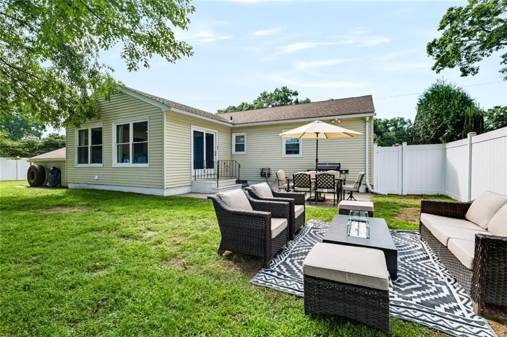 Single Family Residence at 27 Kalmer Road, Warwick, photo 4 of 40