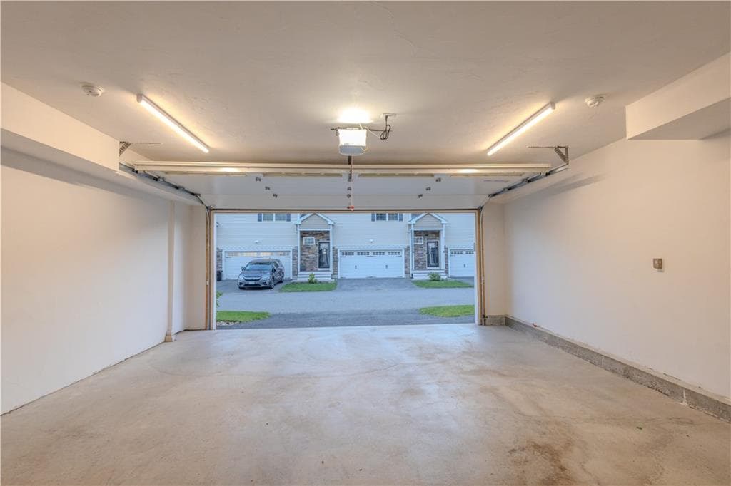 Condominium at 902 Hunting Hill Drive, Cumberland, photo 22 of 25