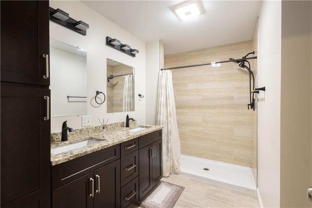 Condominium at 902 Hunting Hill Drive, Cumberland, photo 14 of 25