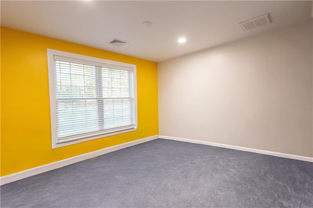 Condominium at 902 Hunting Hill Drive, Cumberland, photo 18 of 25