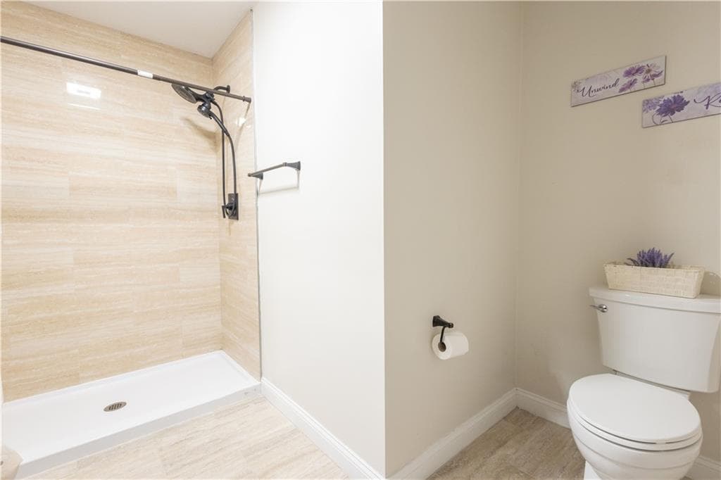 Condominium at 902 Hunting Hill Drive, Cumberland, photo 15 of 25