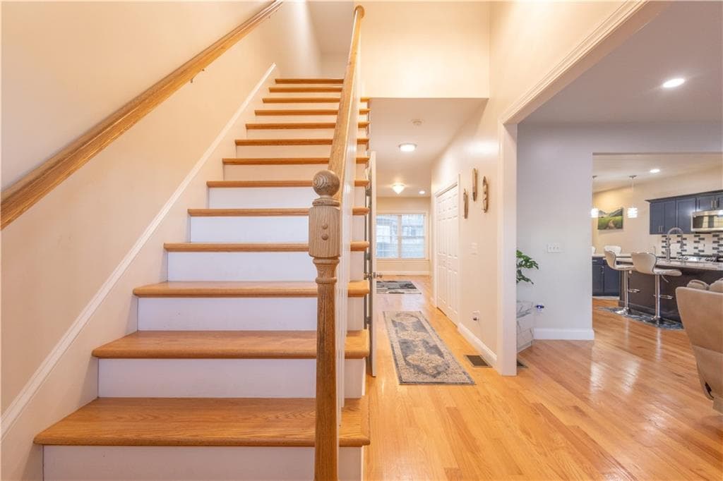 Condominium at 902 Hunting Hill Drive, Cumberland, photo 11 of 25