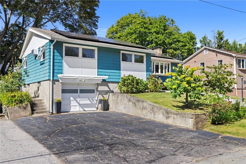Single Family Residence at 34 Clifden Avenue, Cranston, photo 3 of 50