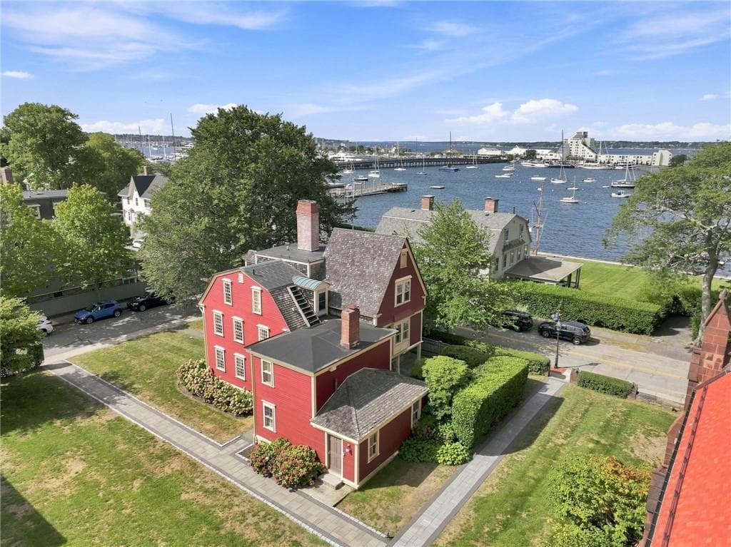 Single Family Residence at 59 Washington Street, Newport, photo 6 of 48