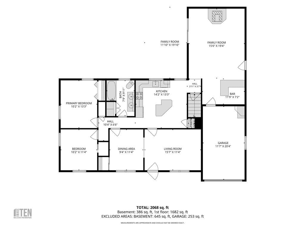 Single Family Residence at 66 Wayne Drive, Cumberland, photo 4 of 49