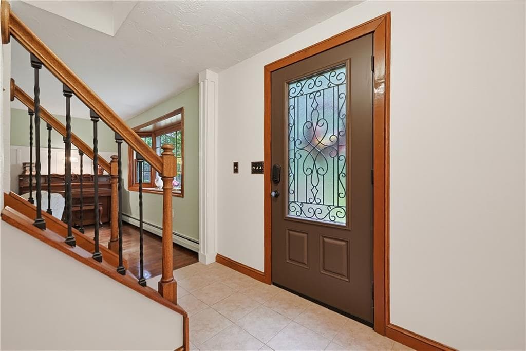 Single Family Residence at 245 Albee Road, Uxbridge, photo 2 of 50
