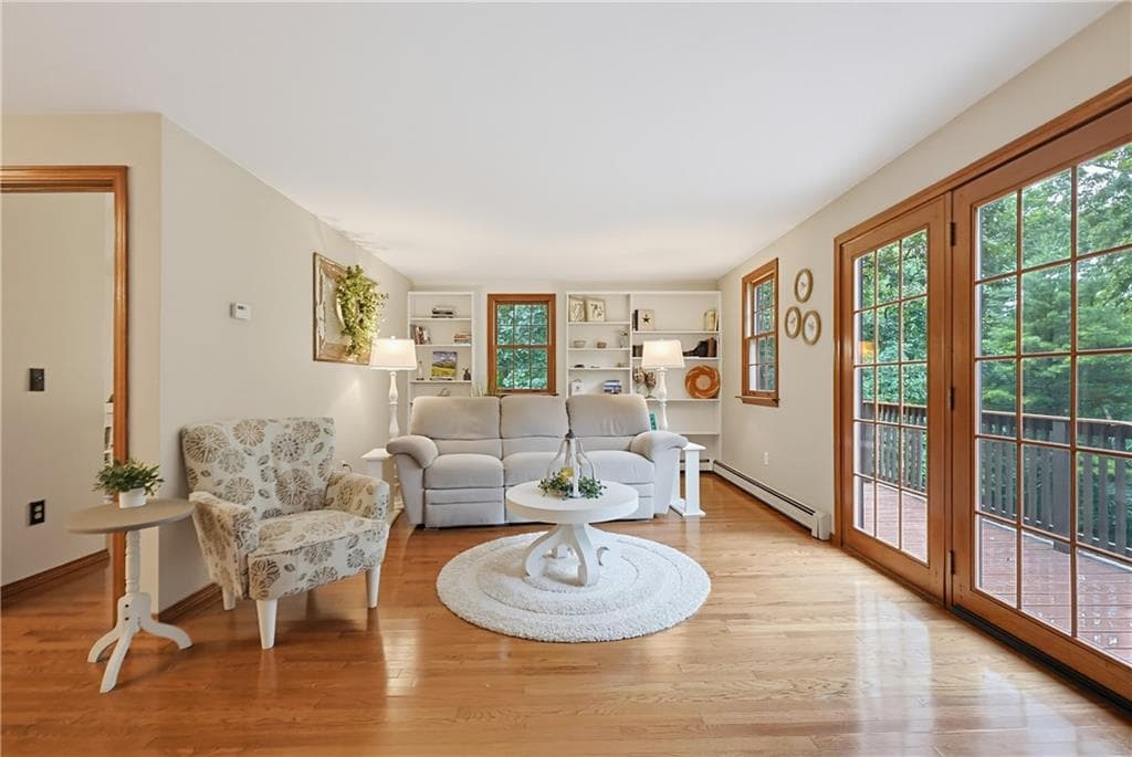 Single Family Residence at 245 Albee Road, Uxbridge, photo 7 of 50