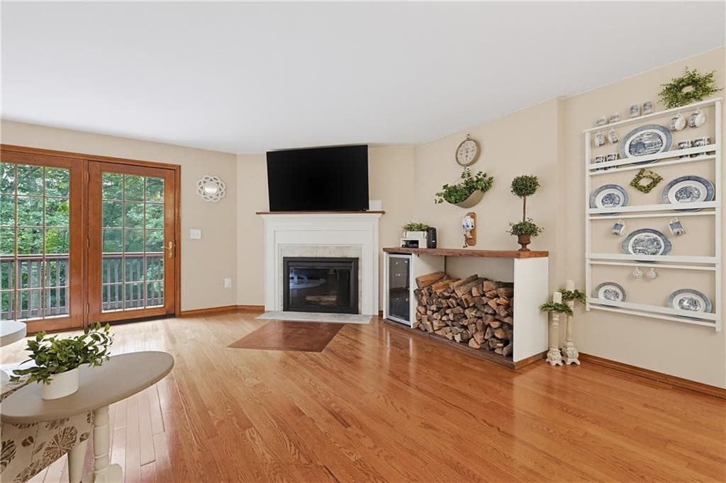 Single Family Residence at 245 Albee Road, Uxbridge, photo 10 of 50