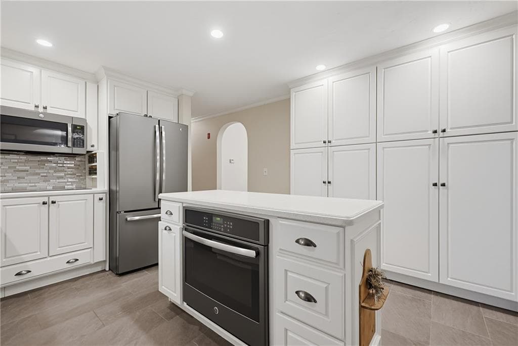Single Family Residence at 245 Albee Road, Uxbridge, photo 11 of 50
