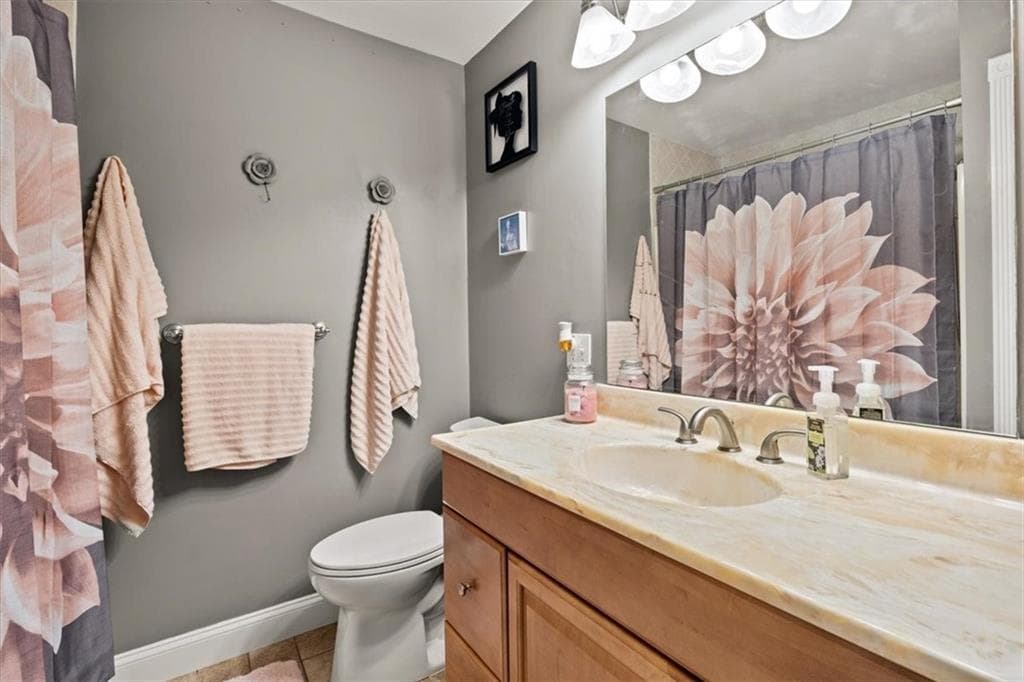 Condominium at 105 Scenic Drive, West Warwick, photo 13 of 20