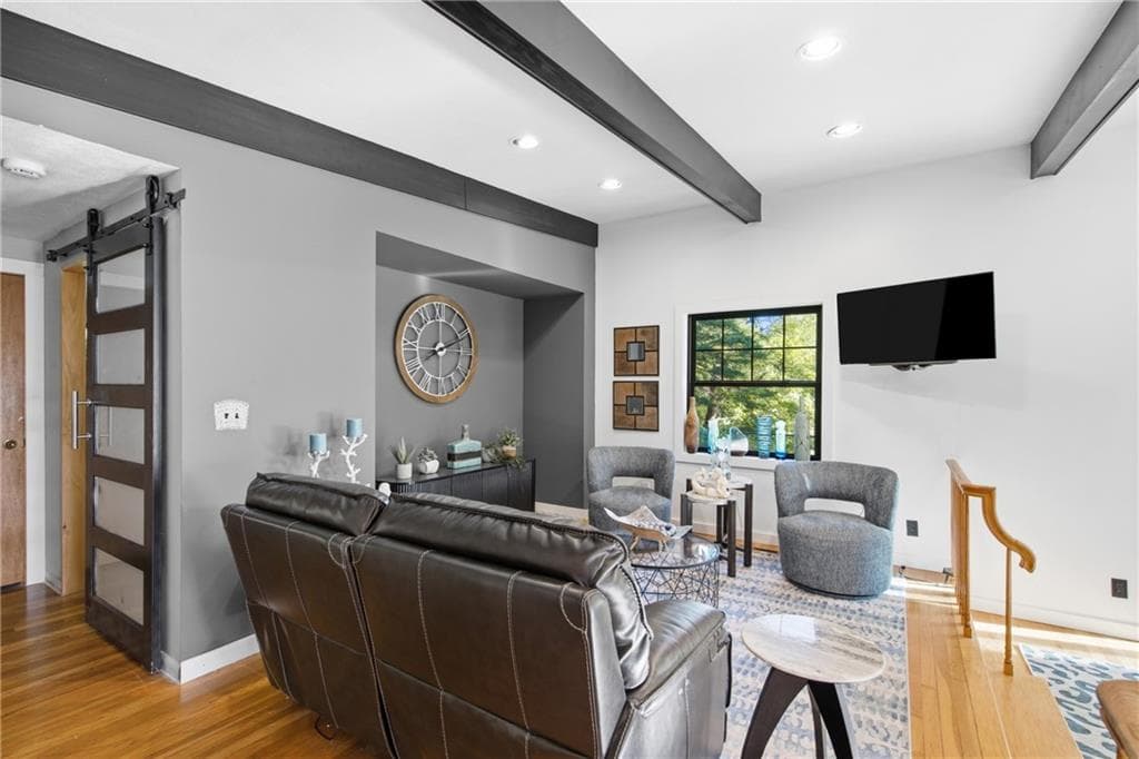 Single Family Residence at 3 Hilltop Court, Smithfield, photo 9 of 36