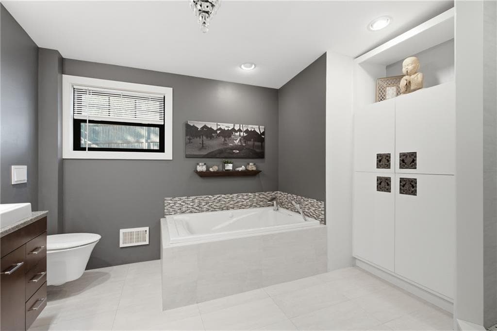 Single Family Residence at 3 Hilltop Court, Smithfield, photo 19 of 36