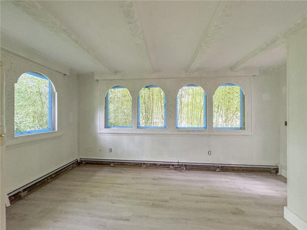 Single Family Residence at 28 Hill Top Drive, Warwick, photo 13 of 31