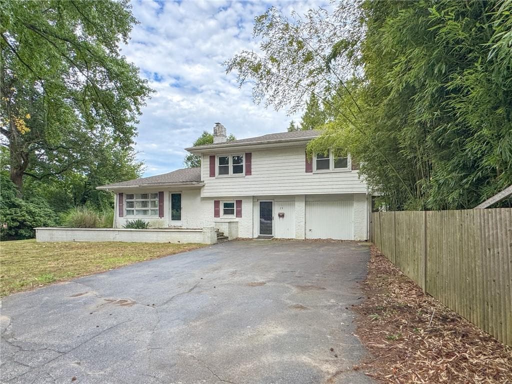 Single Family Residence at 28 Hill Top Drive, Warwick, photo 30 of 31