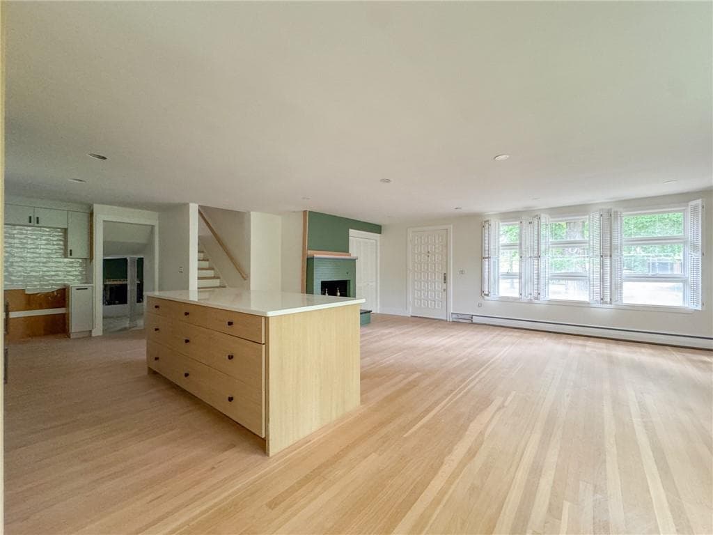Single Family Residence at 28 Hill Top Drive, Warwick, photo 11 of 31