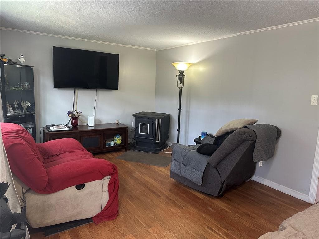 Single Family Residence at 15 Riverview Drive, Richmond, photo 6 of 12
