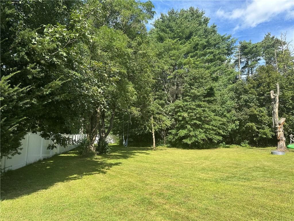 Single Family Residence at 15 Riverview Drive, Richmond, photo 10 of 12