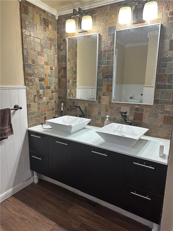Single Family Residence at 15 Riverview Drive, Richmond, photo 4 of 12