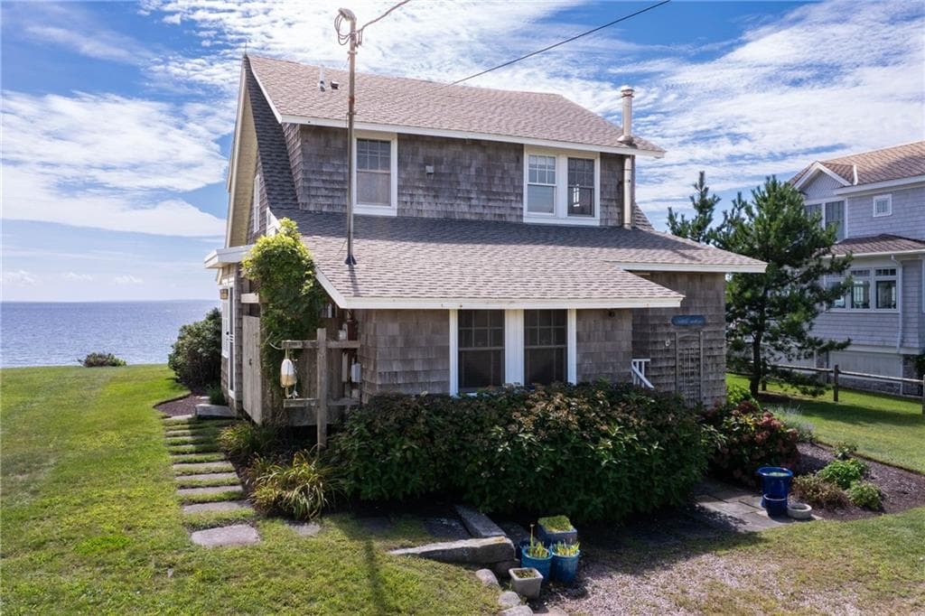 Single Family Residence at 9 Ashaway Colony Lane, Charlestown, photo 11 of 48