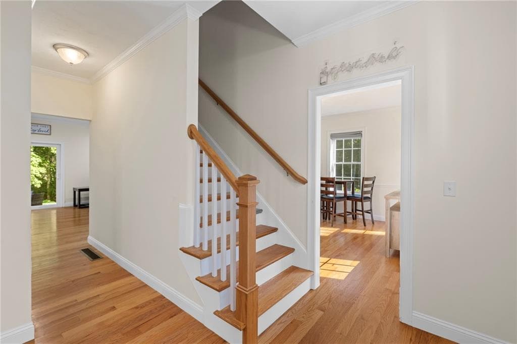 Single Family Residence at 34 East Lantern Road, Lincoln, photo 5 of 49