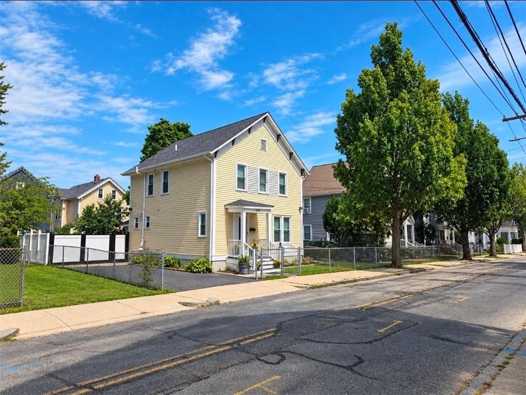 Single Family Residence at 349 Blackstone Street, Providence, photo 3 of 35