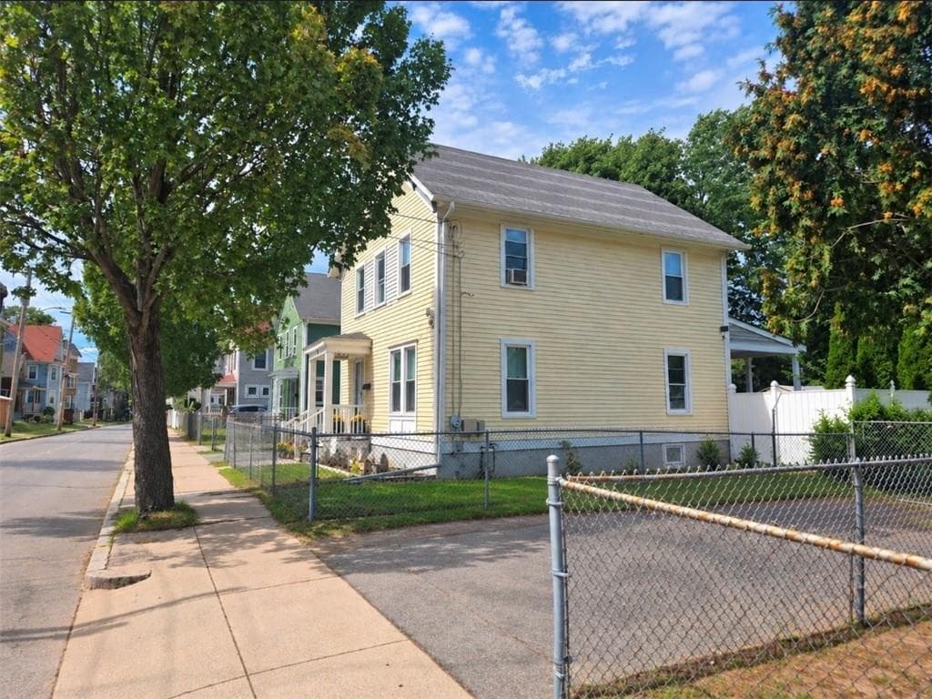 Single Family Residence at 349 Blackstone Street, Providence, photo 5 of 35