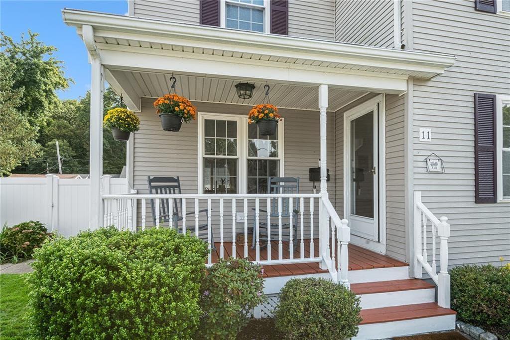 Single Family Residence at 11 Brookdale Boulevard, Pawtucket, photo 3 of 38